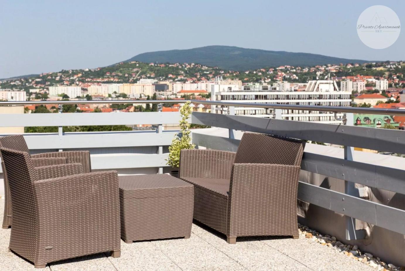 Sky Panorama Apartman Pecs Exterior photo